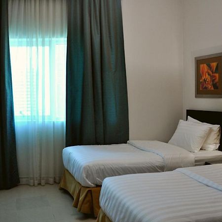 Care Holiday Homes Apartments Barsha Heights Дубай Экстерьер фото