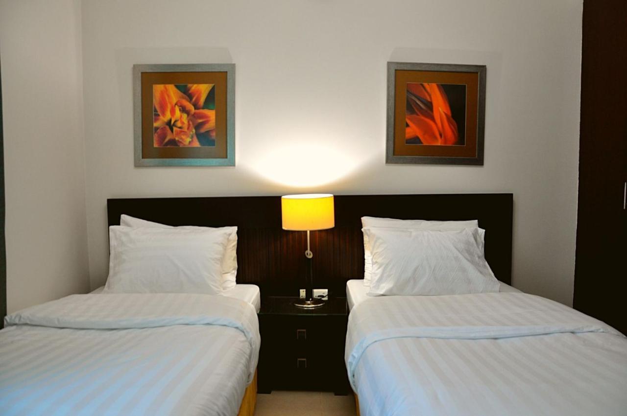 Care Holiday Homes Apartments Barsha Heights Дубай Экстерьер фото