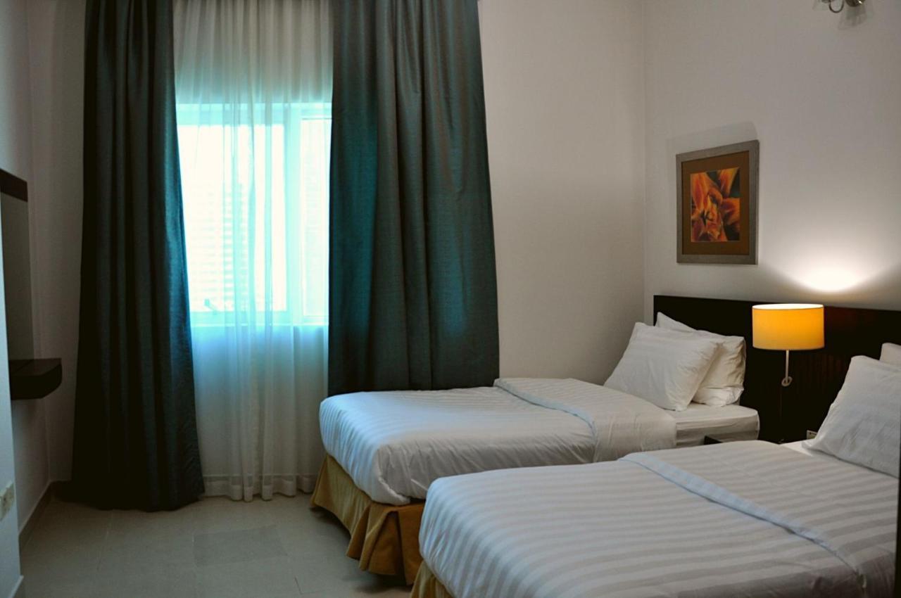Care Holiday Homes Apartments Barsha Heights Дубай Экстерьер фото
